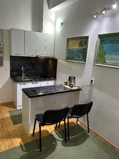 Guesthouse Hurma Rooms سراييفو الغرفة الصورة