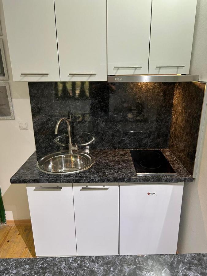 Guesthouse Hurma Rooms سراييفو الغرفة الصورة